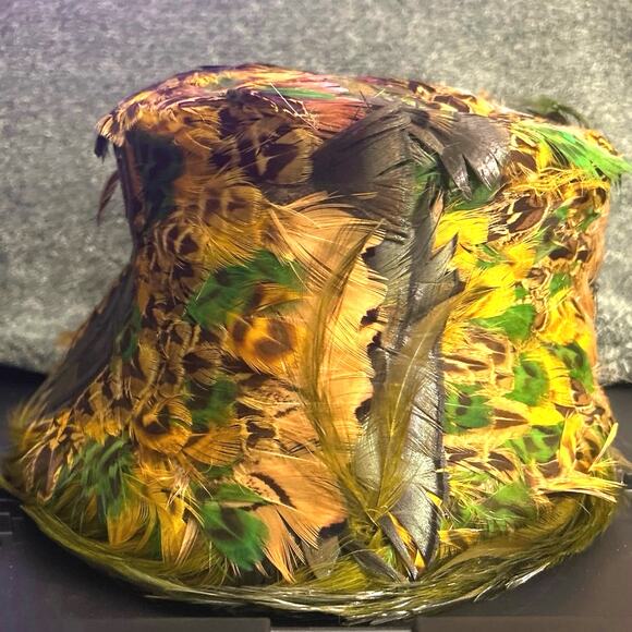 1970s Feather Hat Made by Debette New York Mid Century Style Vintage - Picture 7 of 11